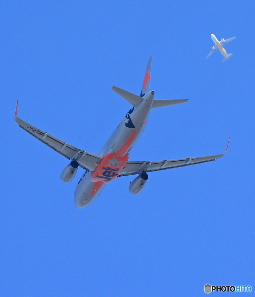「Blue」 JETSTAR クロスオーバーA320 離陸します
