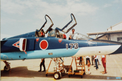 『思い出の1枚」ブルーインパルス　Tー２ #173  松島基地　1982年