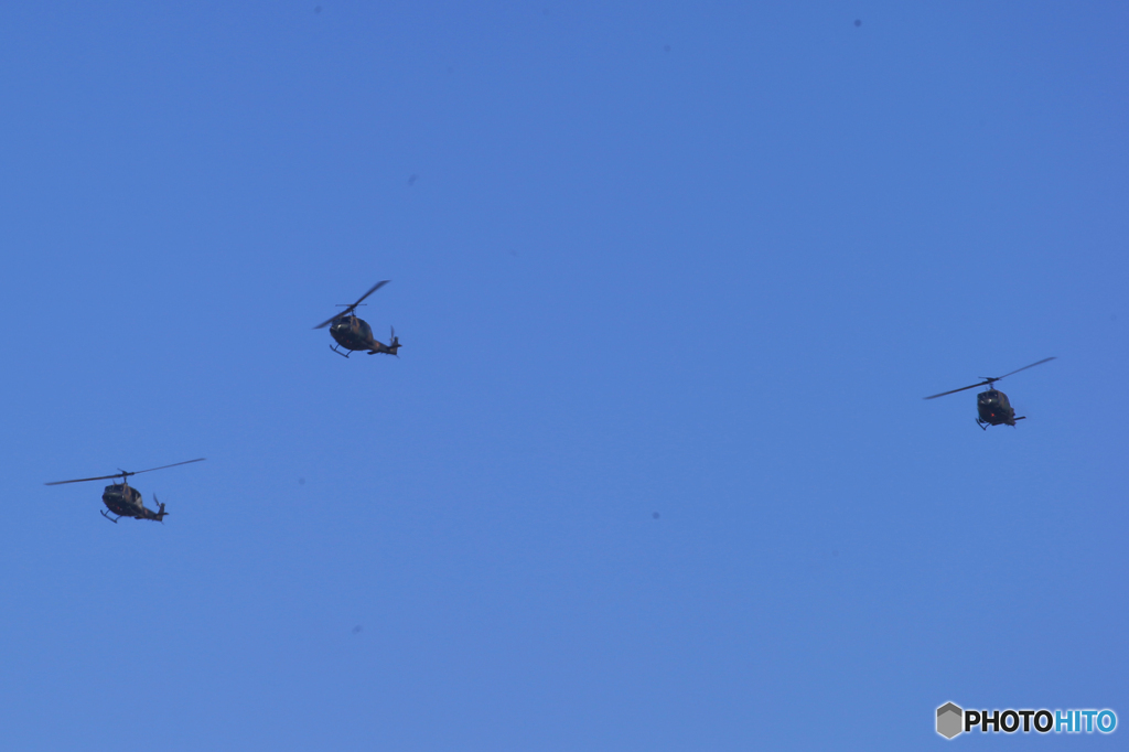「蒼空」飛来　JGSDF ヘリコプター　コブラ　AH-1S  x3