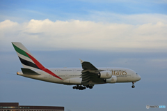 「はれー」 エミレーツ航空 A380-861 A6-EUH着陸します