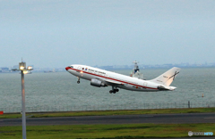 「雲」☮  スペイン空軍機　A３１０☮  離陸