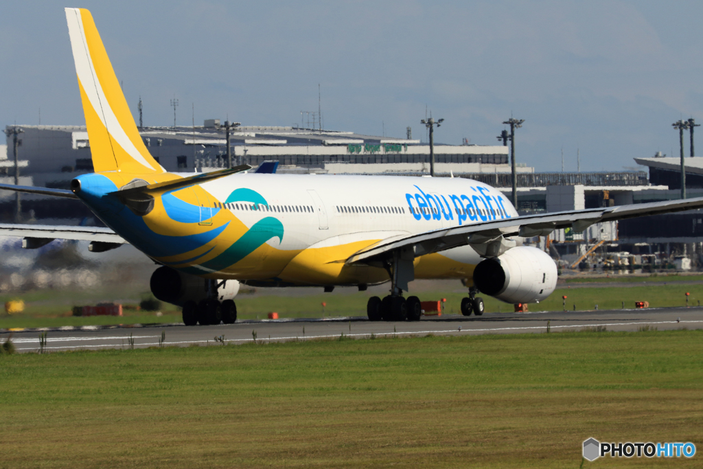 「良い空～」  CEBU A320  離陸します