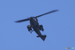 「スカイ」黒い物体現る！　コブラ　AH-1S