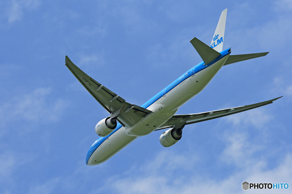 「青空」 KLM 777-306 PH-BVP出発 