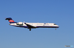 [青い空]IBEX ボンバルディアCRJ-702 JA13RJ着地前