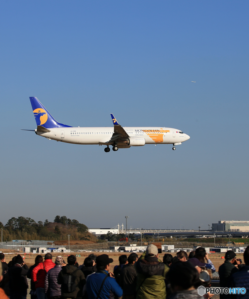 ☀「青い空」が一番 MongoLian 737-800 Landing
