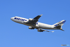 「スカイ」ウエスタングローバル 747-400 N344KD  Takeoff