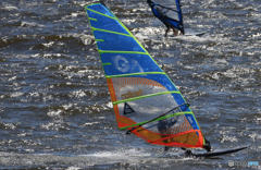 「青い海」風が強く難しいです