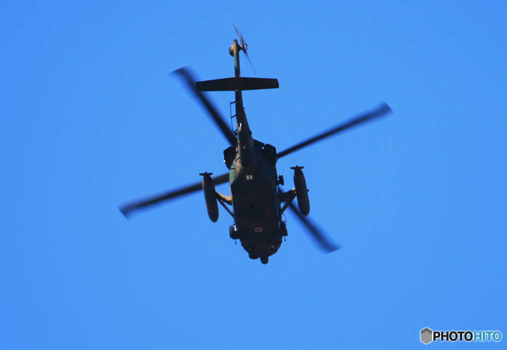 「SKY」 ヘリコプター飛来　ブラックホーク