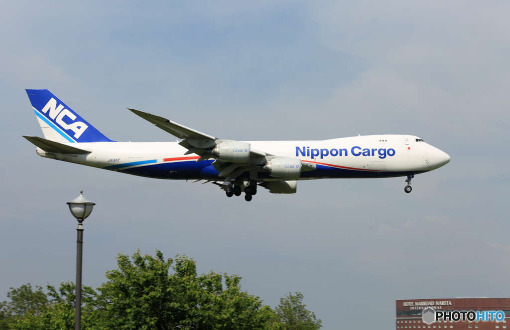 「ぶるー」 NCA ジャンボ747-8KZF JA15KZ 到着です