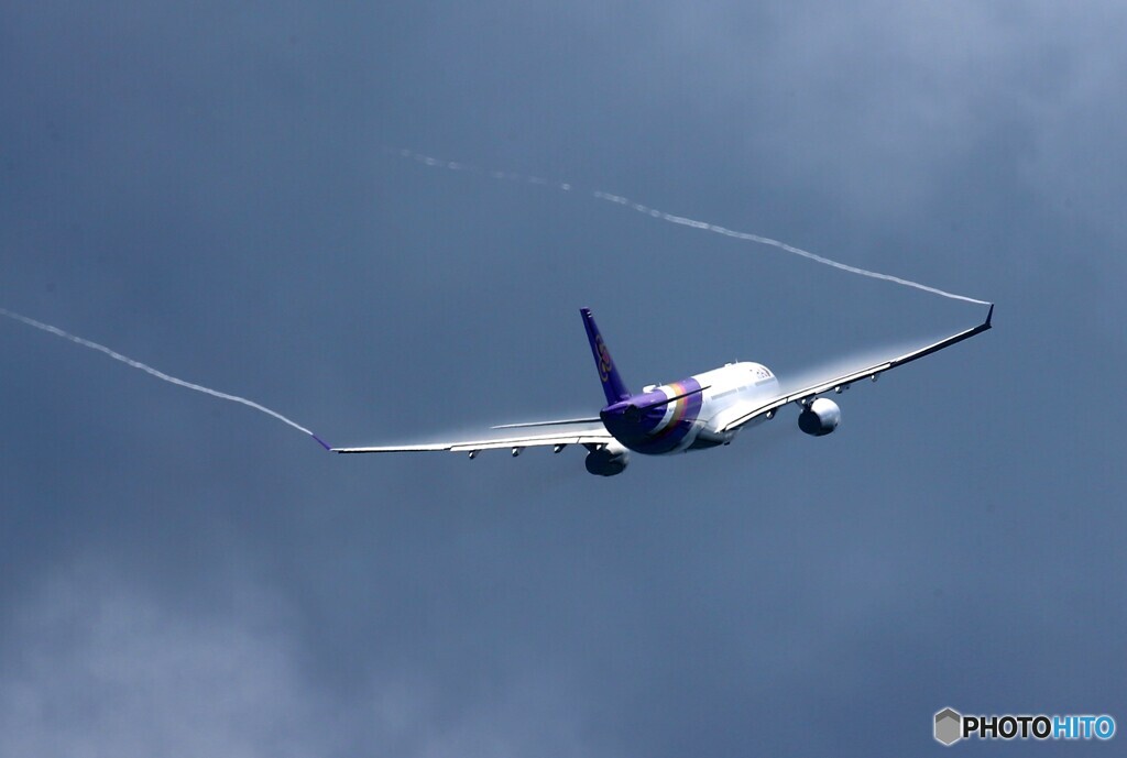 「群青色」 Thai A330-343 ベイパー 離陸