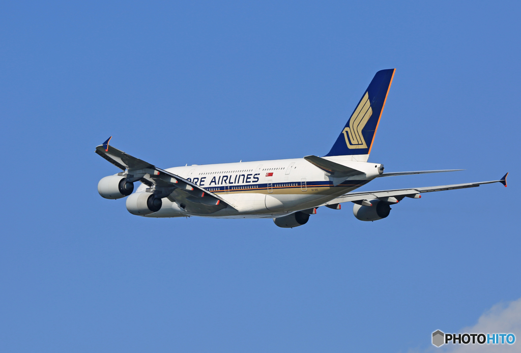「青空」 Singapore A380-841 9V-SKE 出発