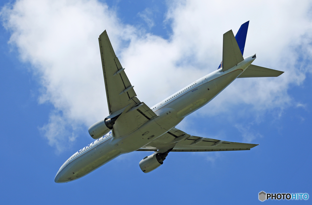 「空色」 UNITED 777-222 N212UA 飛行