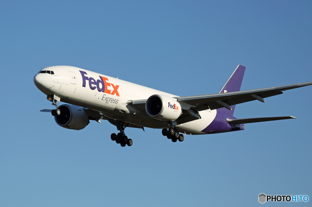 「青色」 FedEx 777-FS2 N851FD 到着です