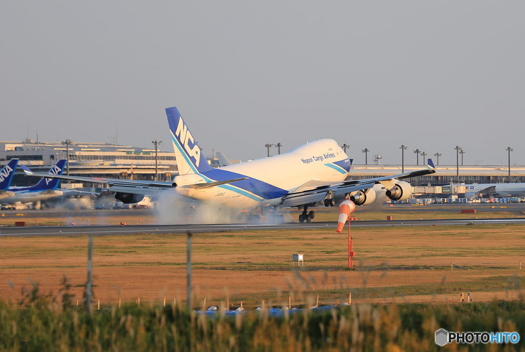 「はれー」 NCA 747-400F JA06KZ 到着です