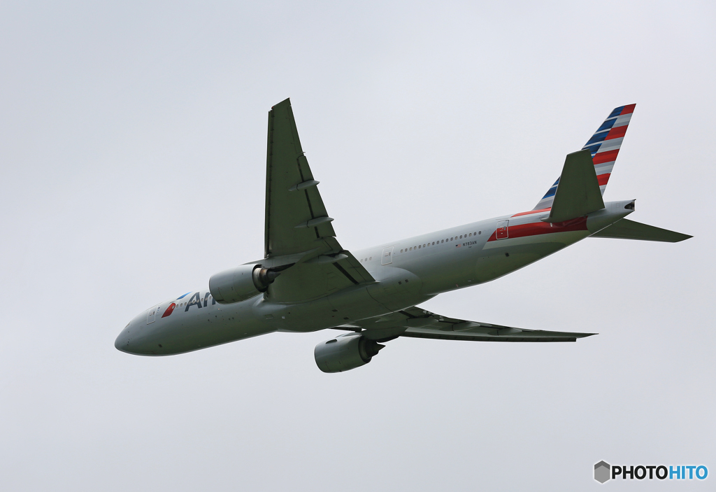 「晴れ」 American 777-200 N783AN 出発