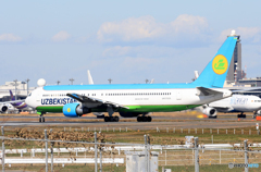 「青い空」が一番　UZBEKSTAN 767-33P 出発