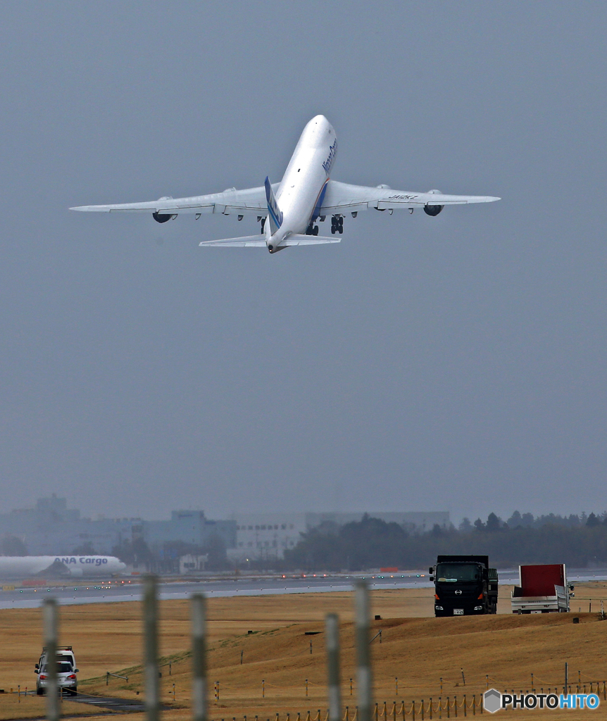 「スカイ」 NCA 747-８KZF JA12KZ 離陸