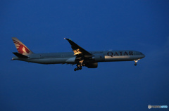 「そらー」 QATAR 777-3DZ A7-BAK 来た～