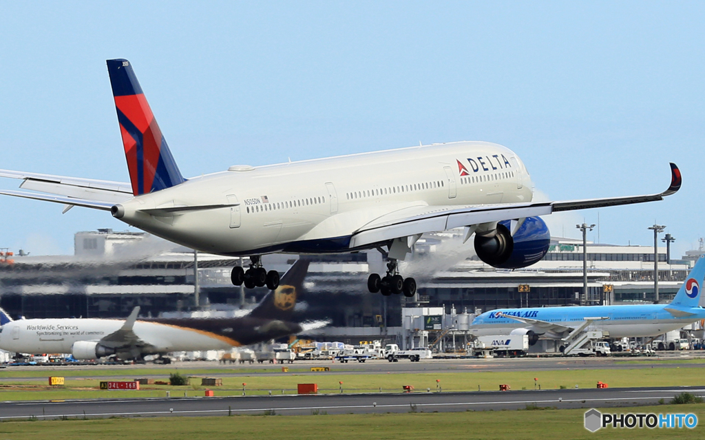「青空」 DELTA A350-941 N505DN 着陸します