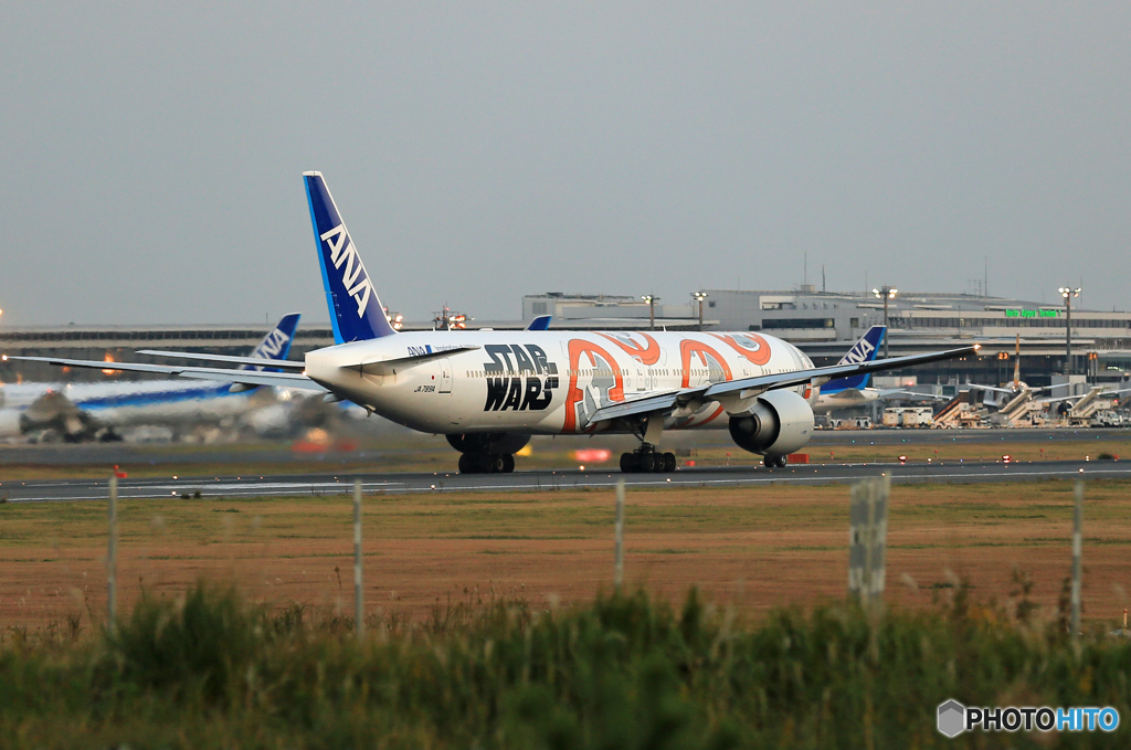 「スカイ」 ANA STAR WARS 777-381 Takeoff