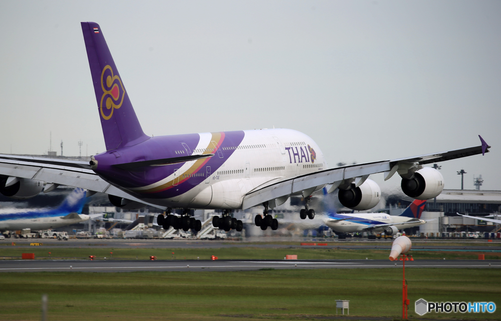 「青が好き」 THAI A380-841 HS-TUE 着陸です
