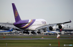 「青が好き」 THAI A380-841 HS-TUE 着陸です