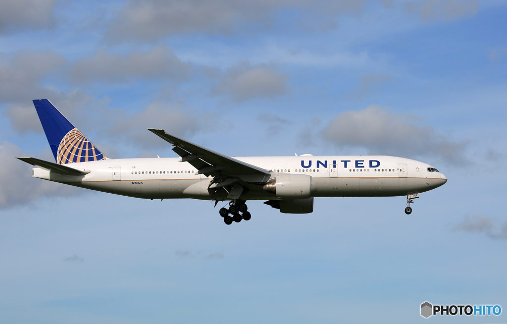 「良い天気」　UNITED 777-222 N221UA 着地前