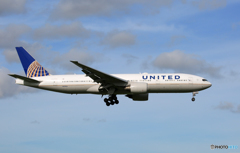 「良い天気」　UNITED 777-222 N221UA 着地前