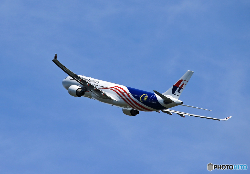 「青が大好き」マレーシアA330-323 9M-MTI 出発します