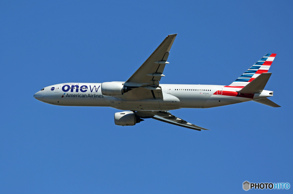 「青が大好き」American one- world 777 Takeoff