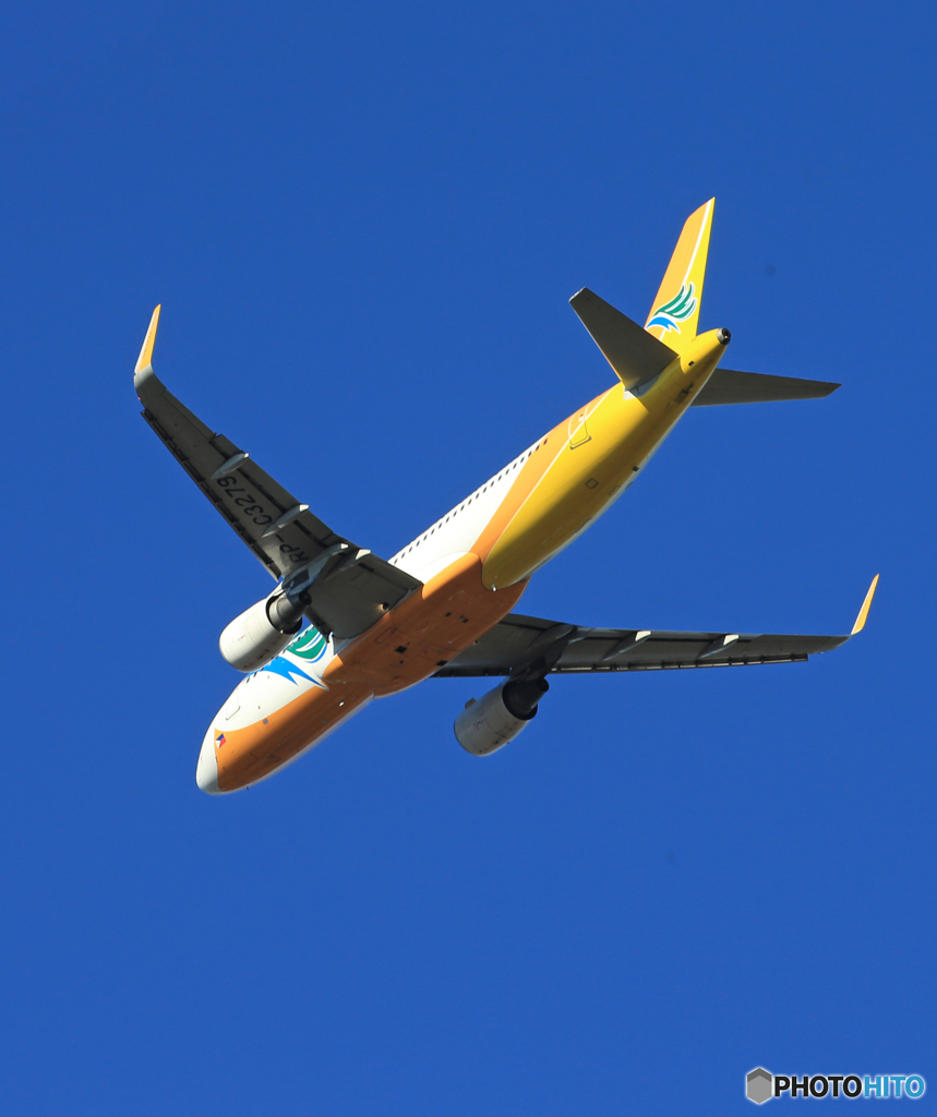 [青い空] CEBU A320-214 RP-C3279 離陸