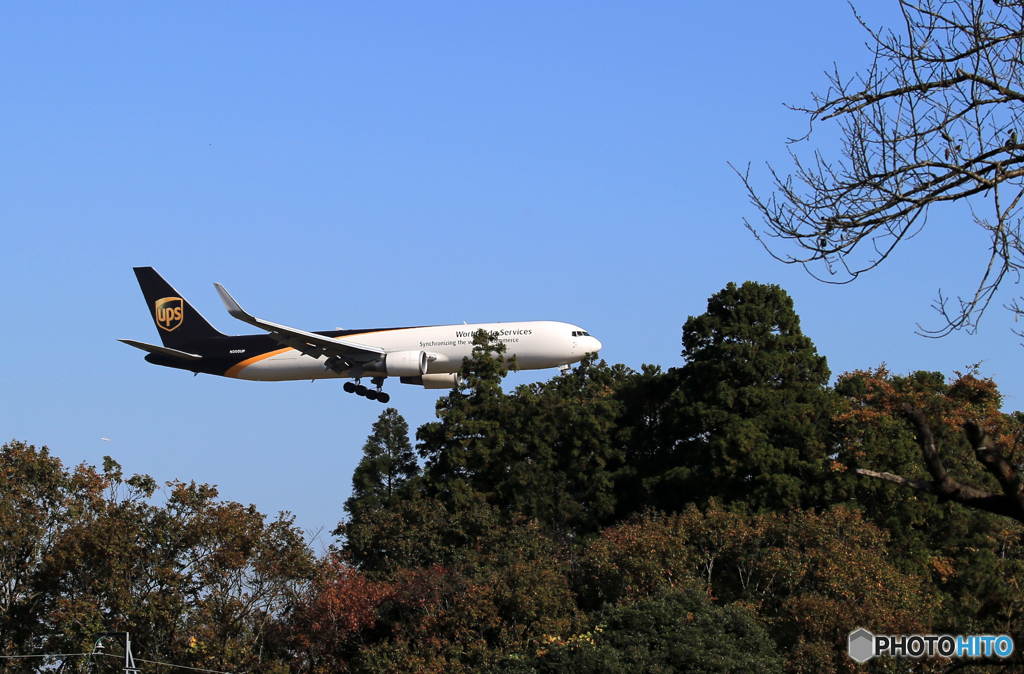 「群青」UPS 767-34AF コロナ禍で ・ 活躍中です！！