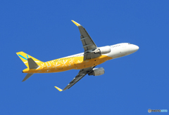 「晴れ」 バニラ　A320-214 JA14VA 出発です
