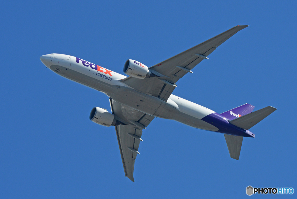 「青が大好き」☀ FedEx 777-FS2 N842FE 飛行