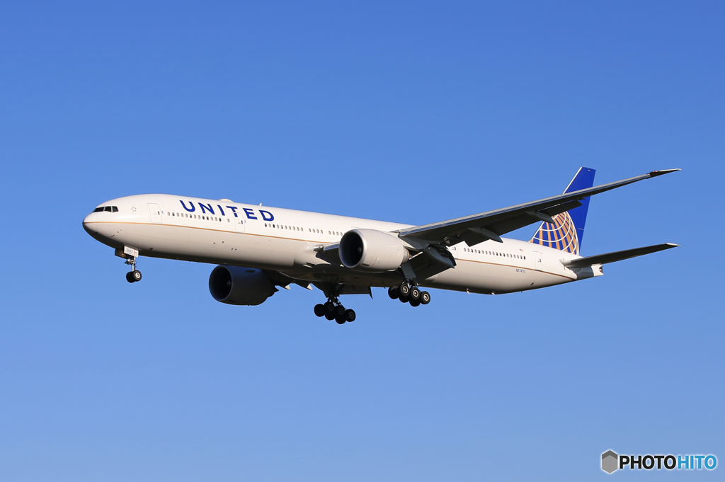  「晴れ」  UNITED 777 到着しました