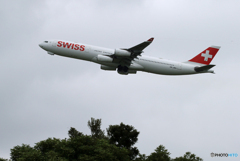 「☁」 SWISS A340-313 HB-JMH 出発です