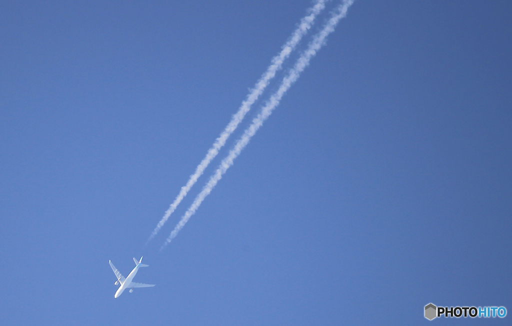 「青」○○ 飛行機雲 ○○