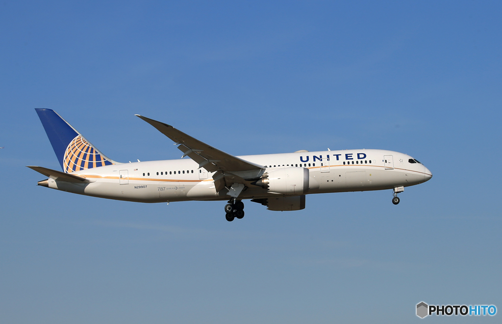 UNITED 787-9 N29907 Landing