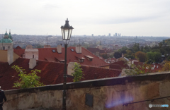 チェコ（７０６）丘の上から見るプラハの街並