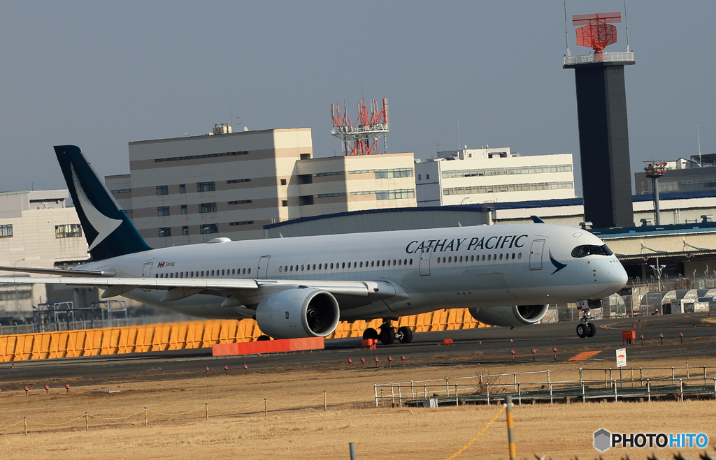 「良い天気」 Cathay A350-941 B-LRD 出発