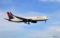 「晴れ」 DELTA 767-332 N176DZ  Landing