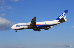 「群青」 NCA 747-8KZF JA11KZ 到着