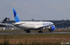 「良い空～」UNITED 787-9 N24980  出発です