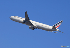 「そらー」Air France 777-328　F-GZNU出発です