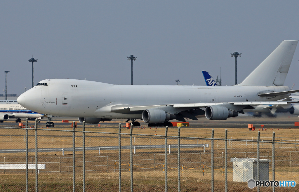 「良い空～」 白アトラス 747-400 N407KZ 飛ぶ