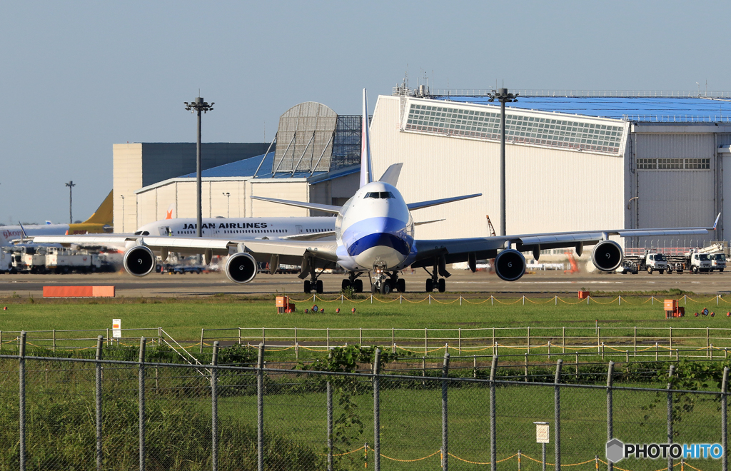 「良い空～」 China 747-400 B-18709 離陸します