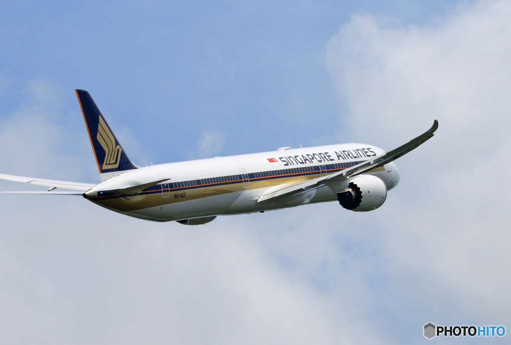 「真青の空」 Singapore 787-10 9V-SCF 飛ぶ