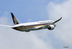 「真青の空」 Singapore 787-10 9V-SCF 飛ぶ