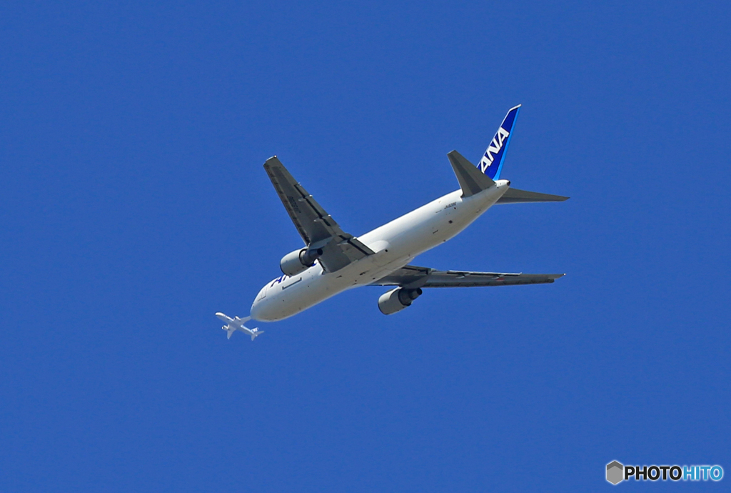 「良い空～」　ANA Cargo 767-381 JA8286+クロス